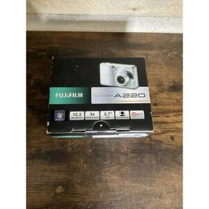 Fujifilm FinePix A220 Digital Camera Silver Tested Working